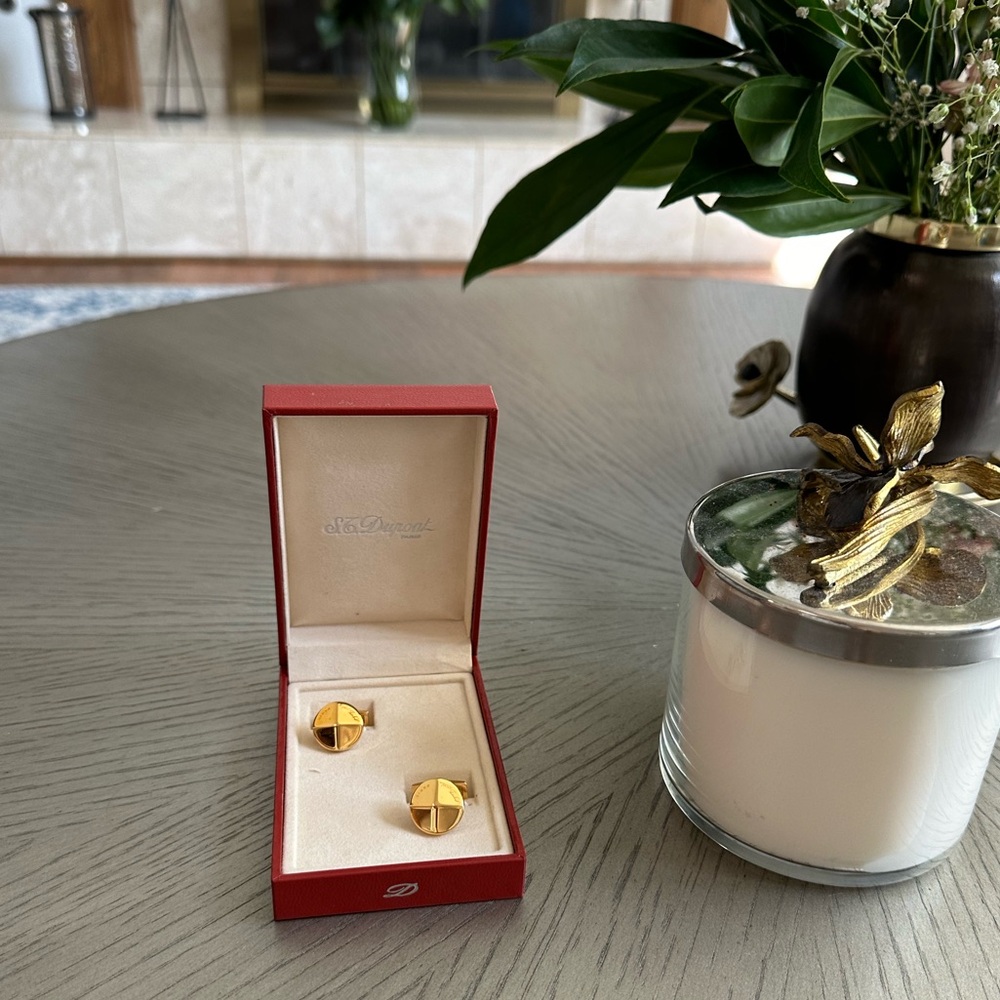S.T. DUPONT iconic signature style 18k gold cufflinks